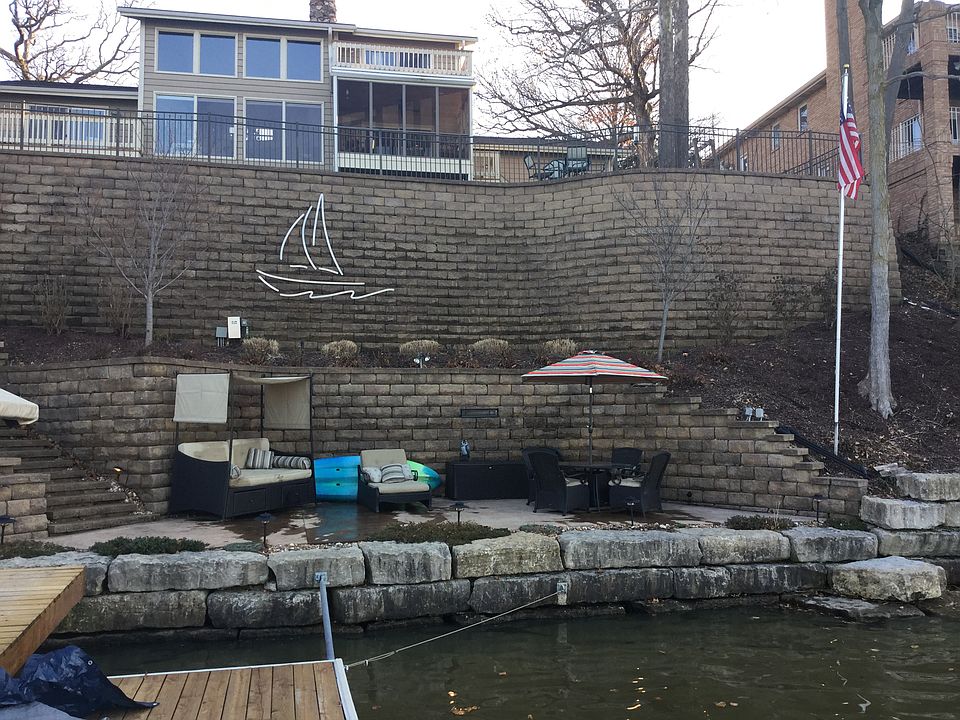 1 of a kind waterfront!