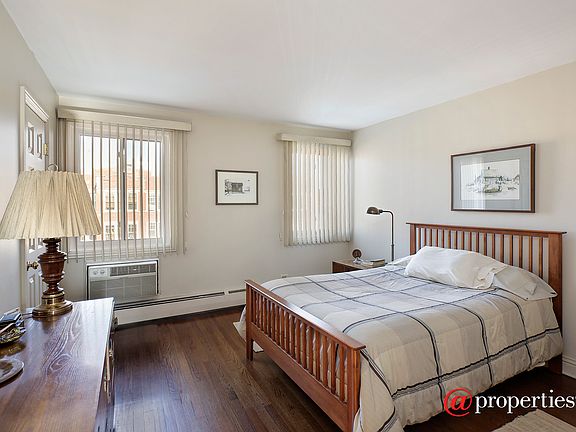 5th image of 777 Hinman Ave APT 35