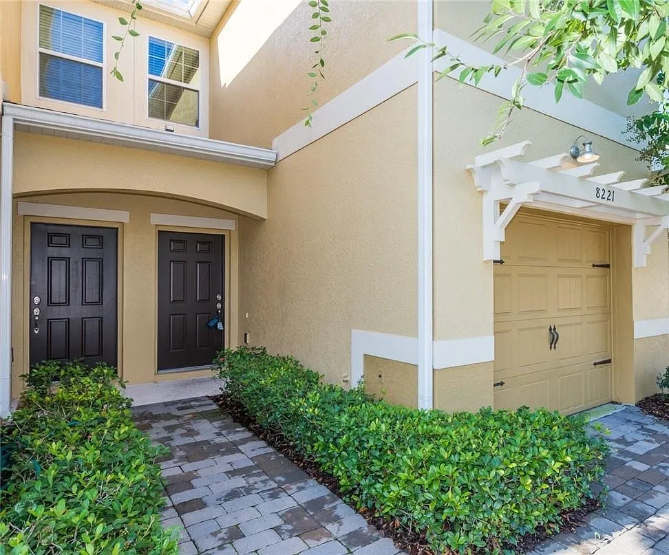 8221 Mystic View Way — Photo 3