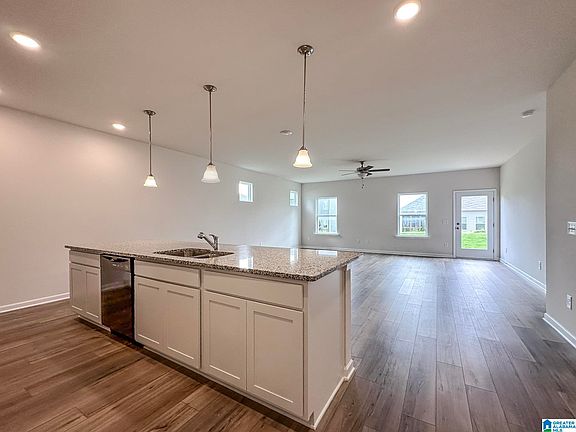 4th image of 632 Pine Valley Trl