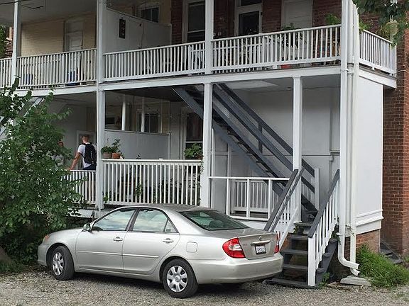 2nd image of 302 N Mulberry St APT A