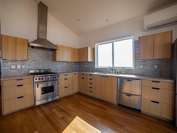 5th image of 8 Brooks Ave #Penthouse