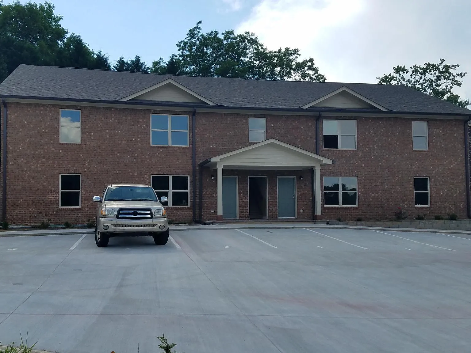 3 bed, 1550 sqft, $2,100 — Photo 1