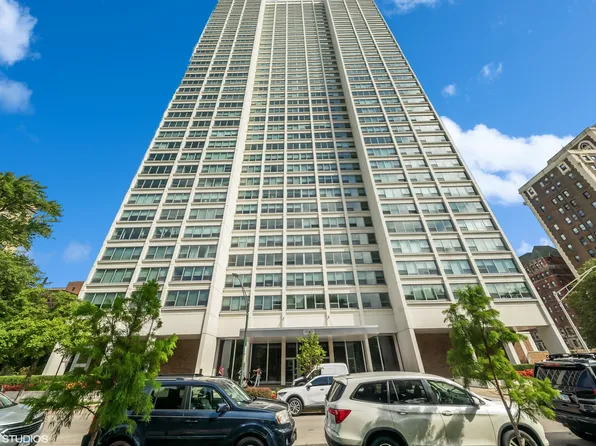 1700 E 56th St APT 2201, Chicago, IL 60637