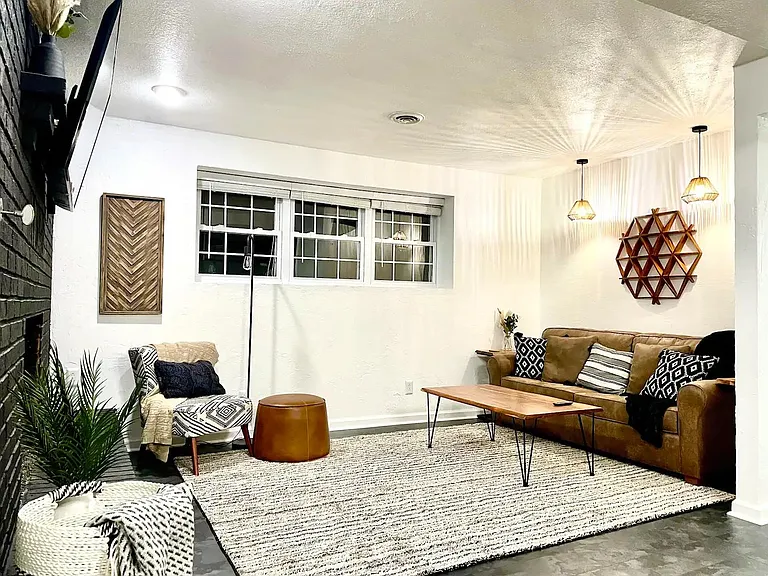 7333 Oxmoor Rd — Photo 37