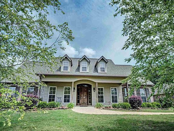 2nd image of 102 Cedar Green Dr