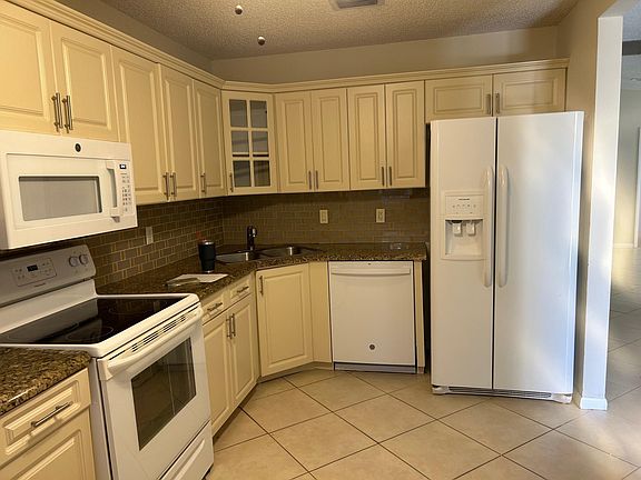5th image of 42 Meadows Drive #42