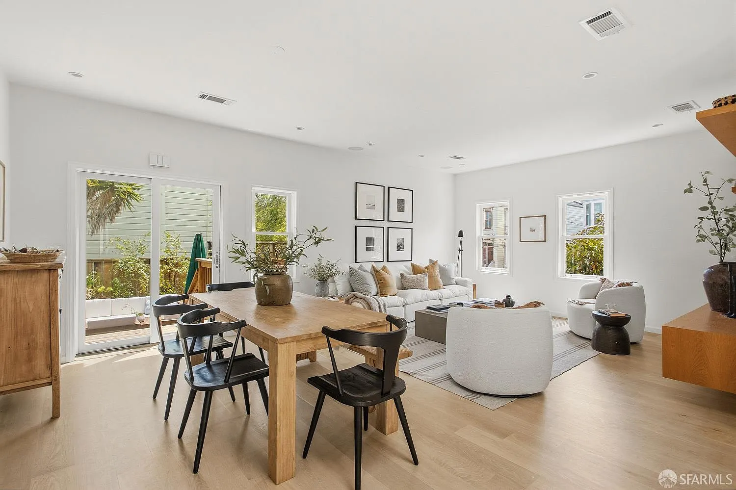 1151 Sanchez St - Photo 3