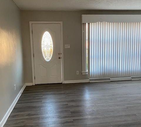 3rd image of 7519 Mayland Dr