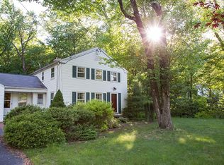 2 Scotland Rd, Bloomfield, CT 06002