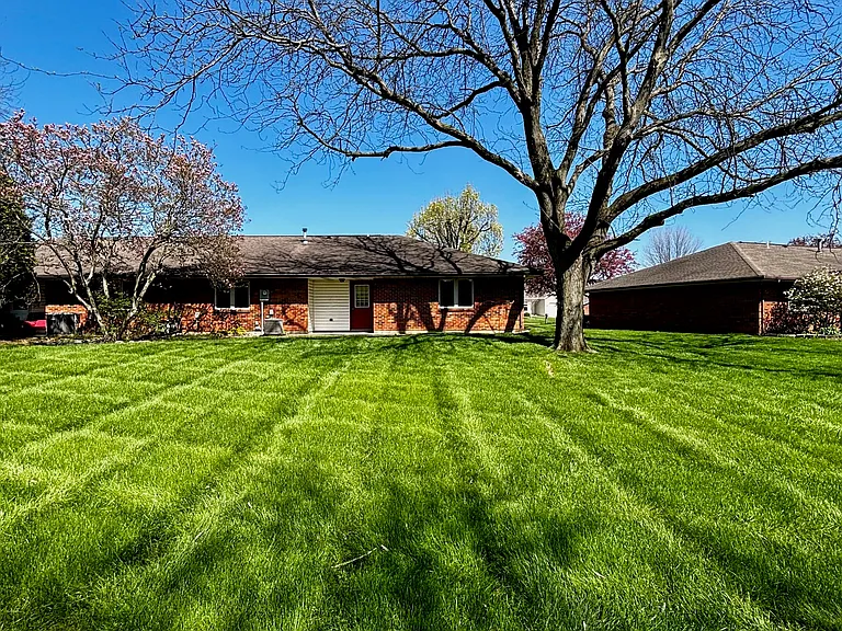 1552 Brook Park Dr — Photo 3
