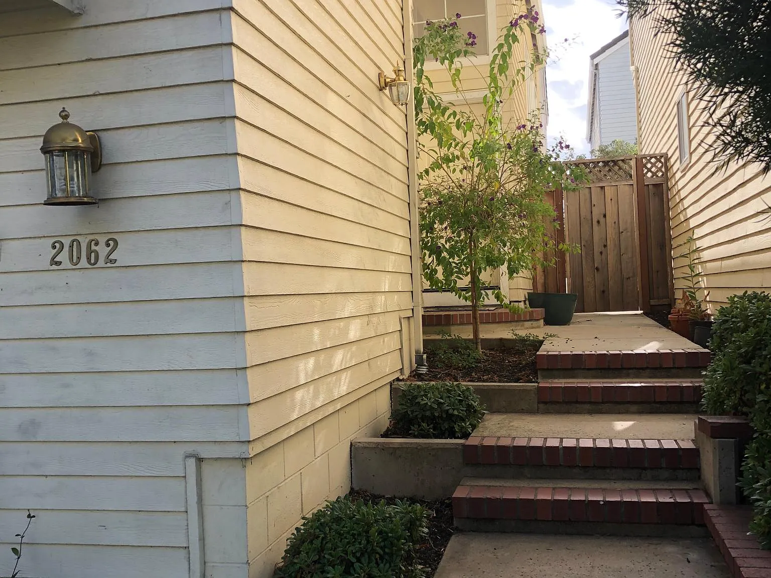 3 bed, 1935 sqft, $5,300 — Photo 1