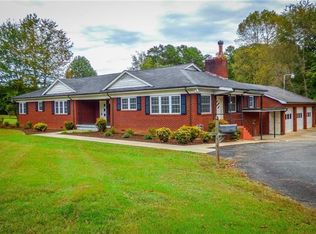 3310 N Center St, Hickory, NC 28601