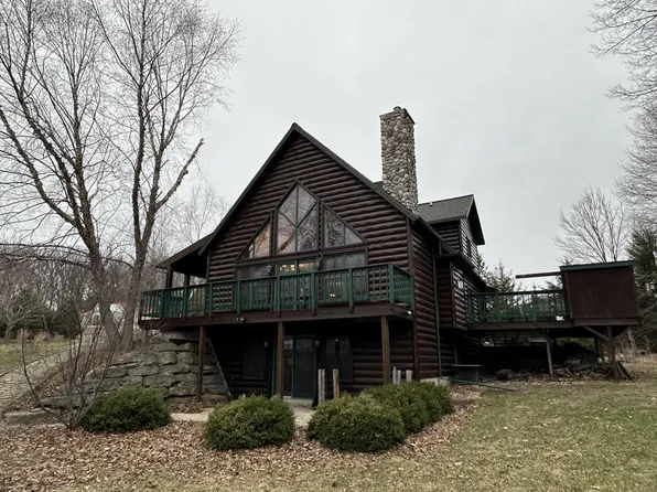 N6816 Hidden Valley Dr, Beaver Dam, WI 53916