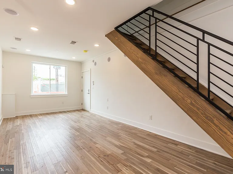 2132 Berges St #1 — Photo 11