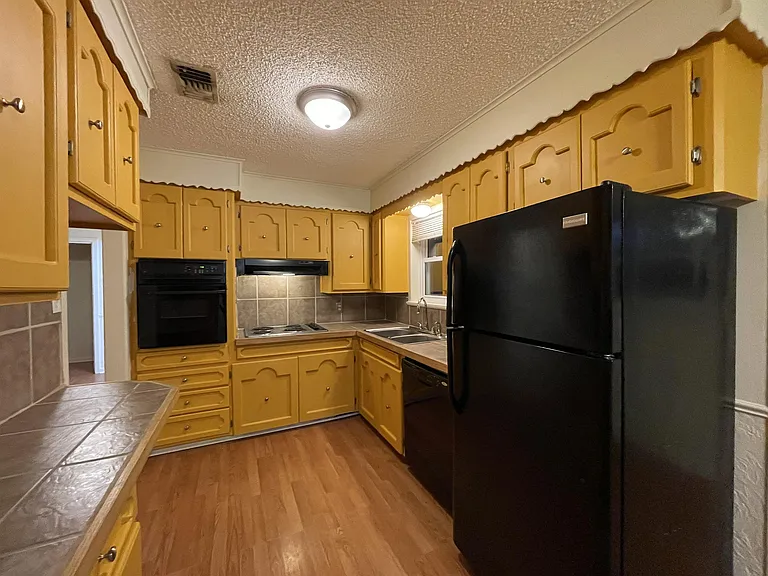3323 Cherry St — Photo 15