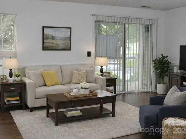 9601A Vinca Cir, Charlotte, NC 28213