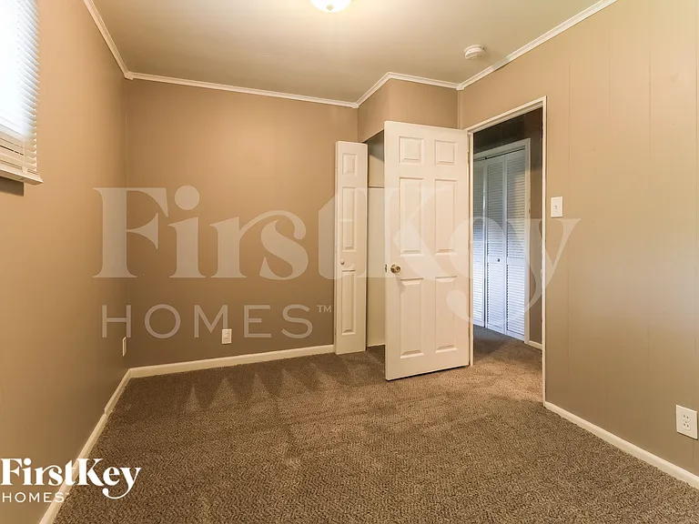 67 Austin Ave — Photo 14