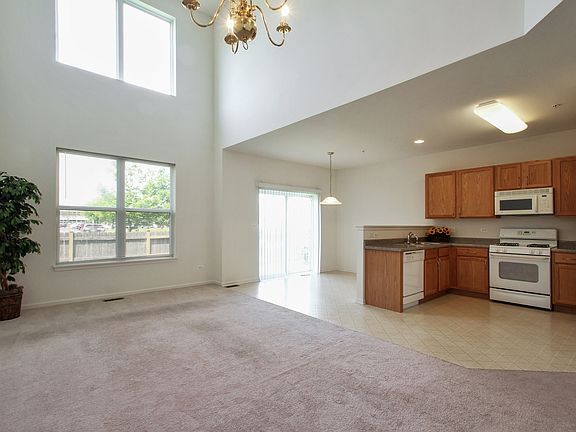 2nd image of 1690 Buckingham Dr #1690