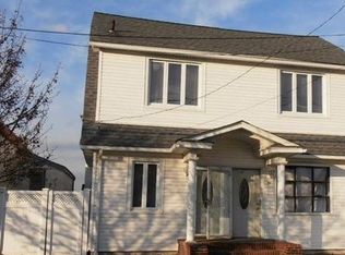 80 Bayside Dr, Point Lookout, NY 11569