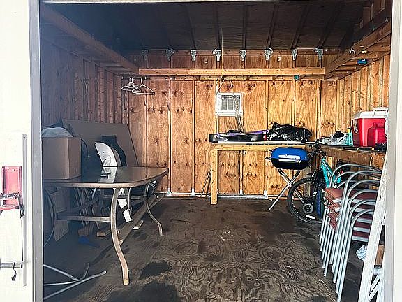 4th image of 305 Magnolia Ln