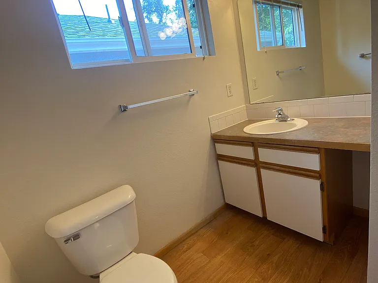 219 W Myrtle St #D — Photo 12