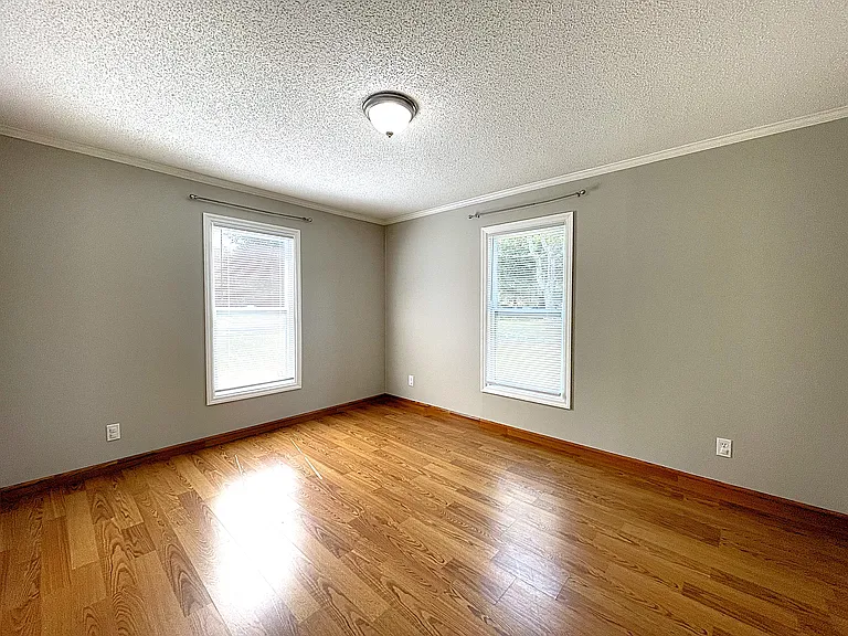 512 Howard Gap Rd — Photo 13