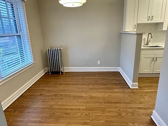 2nd image of 1601 W Thome Ave APT 2A