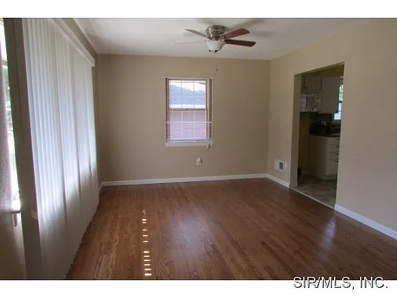 242 Alben St photo 1