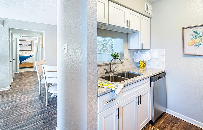 Captain's Landing Apartments — Photo 6