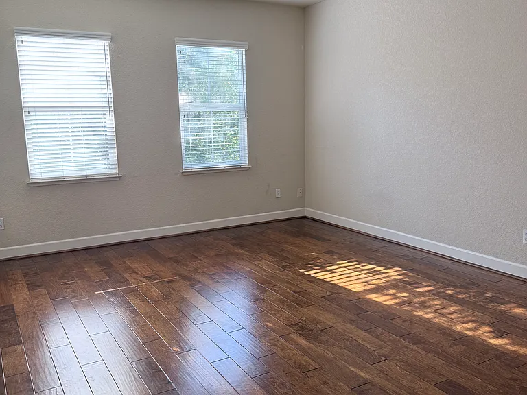 241 Hockney Ave — Photo 3