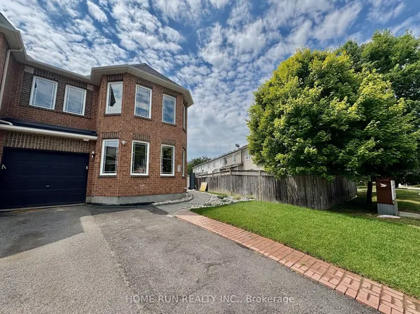 52 Collington St, Ottawa, ON K2G 6X3