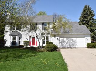 124 Hammes Dr S, Racine, WI 53406