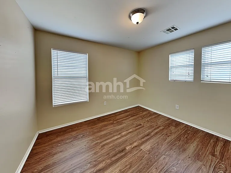 4105 W Irwin Ave — Photo 13