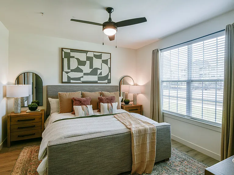 Grays Creek Apartments — Photo 8