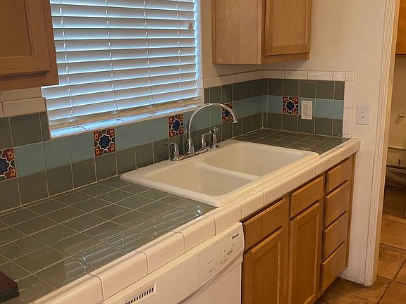 5th image of 1019 E Drachman St #1