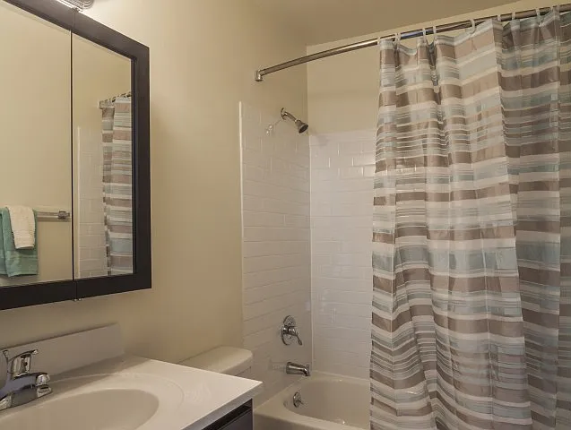 Orangewood Apartments — Photo 13