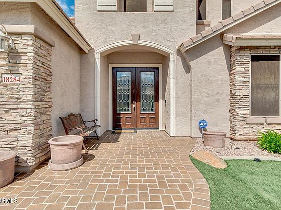 3rd image of 18284 W Beck Ln
