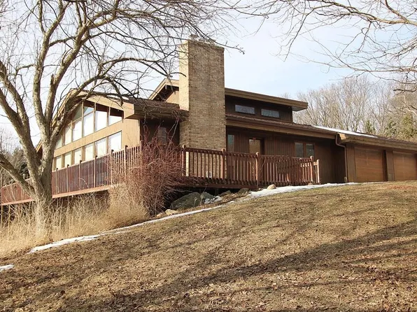 15651 Rock Grove Rd, Durand, IL 61024