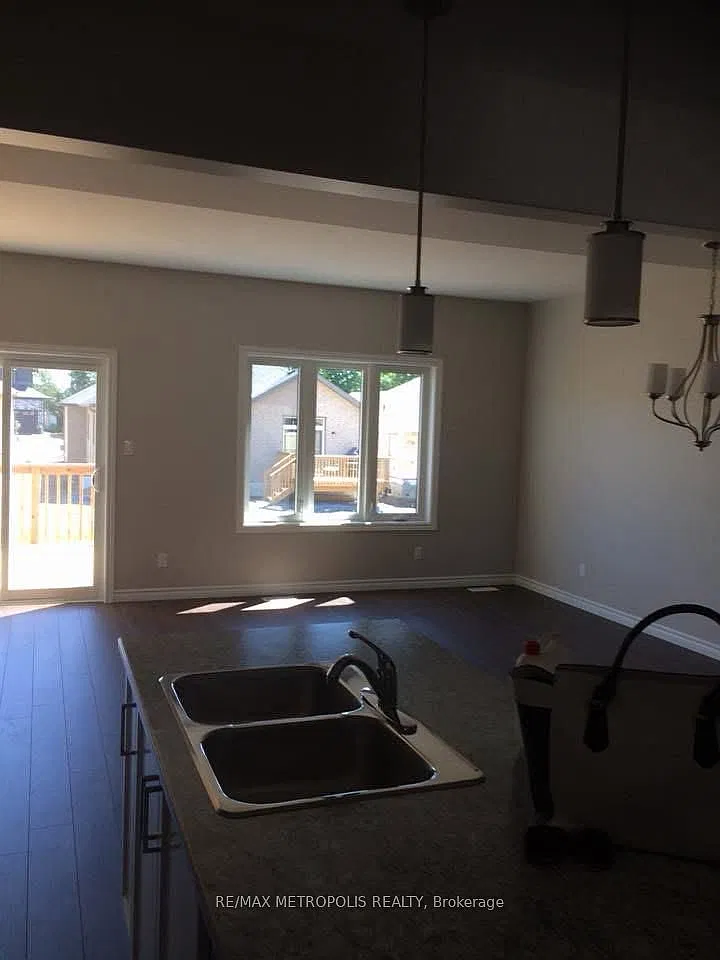 3 bed, $2,860 — Photo 4