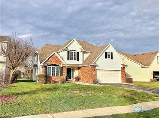 7104 Twin Lakes Rd, Perrysburg, OH 43551