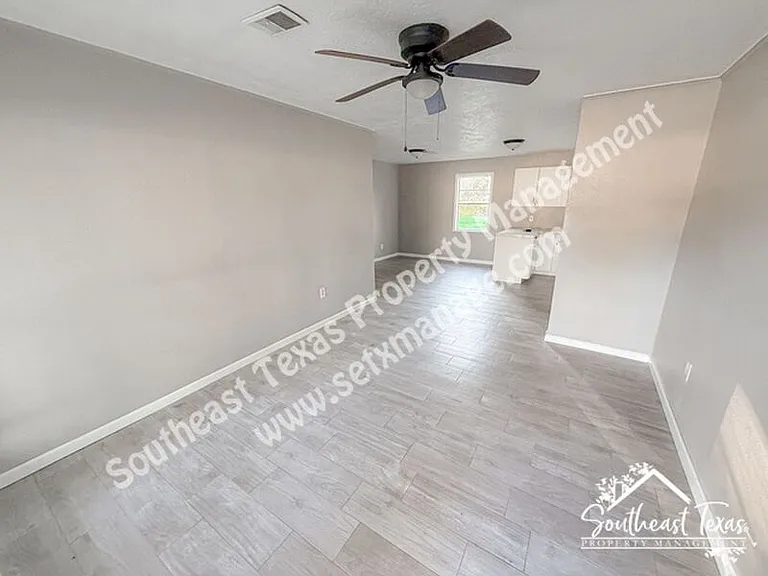 620 Smelker St — Photo 3