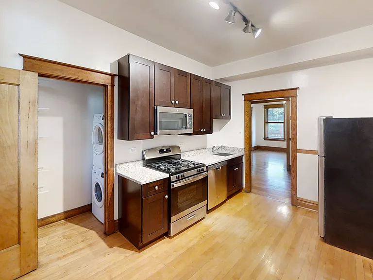 1253 W Grace St #1 — Photo 1