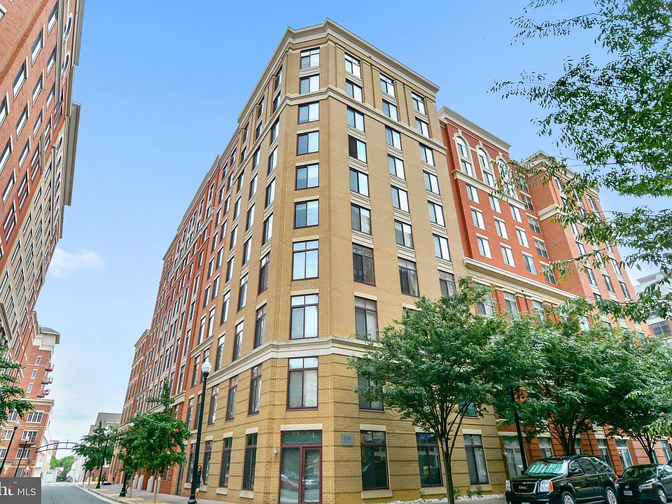 1st image of 1201 N Garfield St APT 411