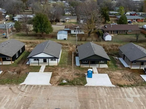 213 S 6th Ave, Stroud, OK 74079