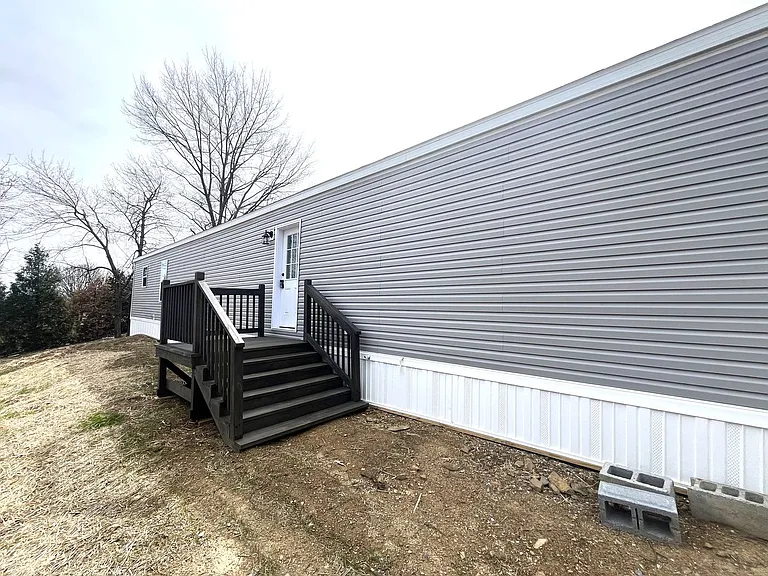 1315 Edenville Rd — Photo 21