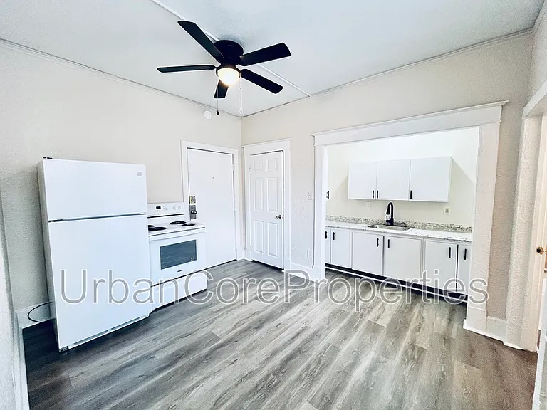 417 4th St N #103 — Photo 5