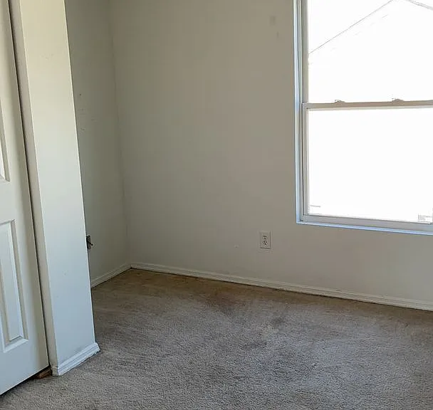 323 Bellegrove Dr — Photo 10