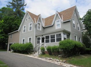 85 Franklin St, Lee, MA 01238