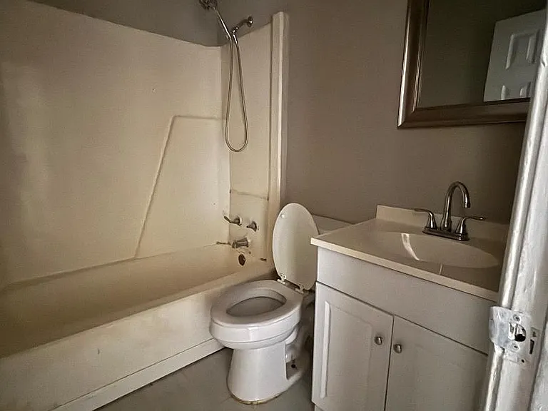 Unit Photo
